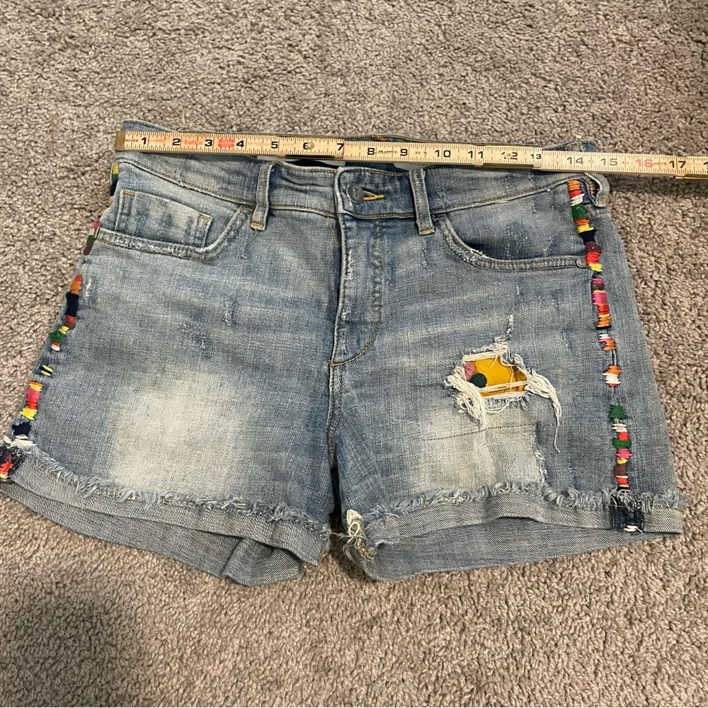 Pilcro Hyphen High-Rise Multicolor Embroidered Distressed Denim Shorts, Size 27 - Picture 6 of 9